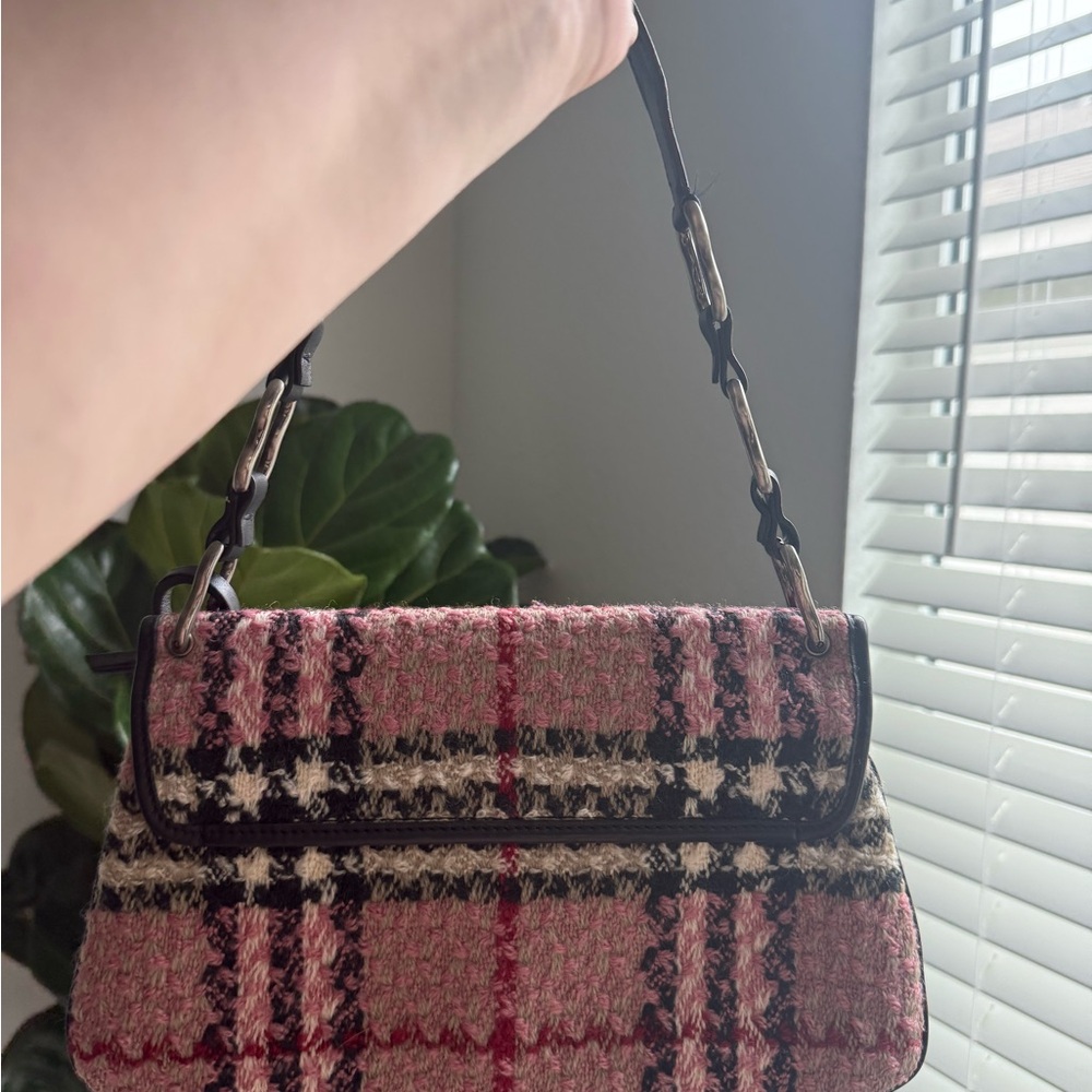 RARE BURBERRY
WOOL NOVA KEY
HANDBAG - Picture 2 of 5